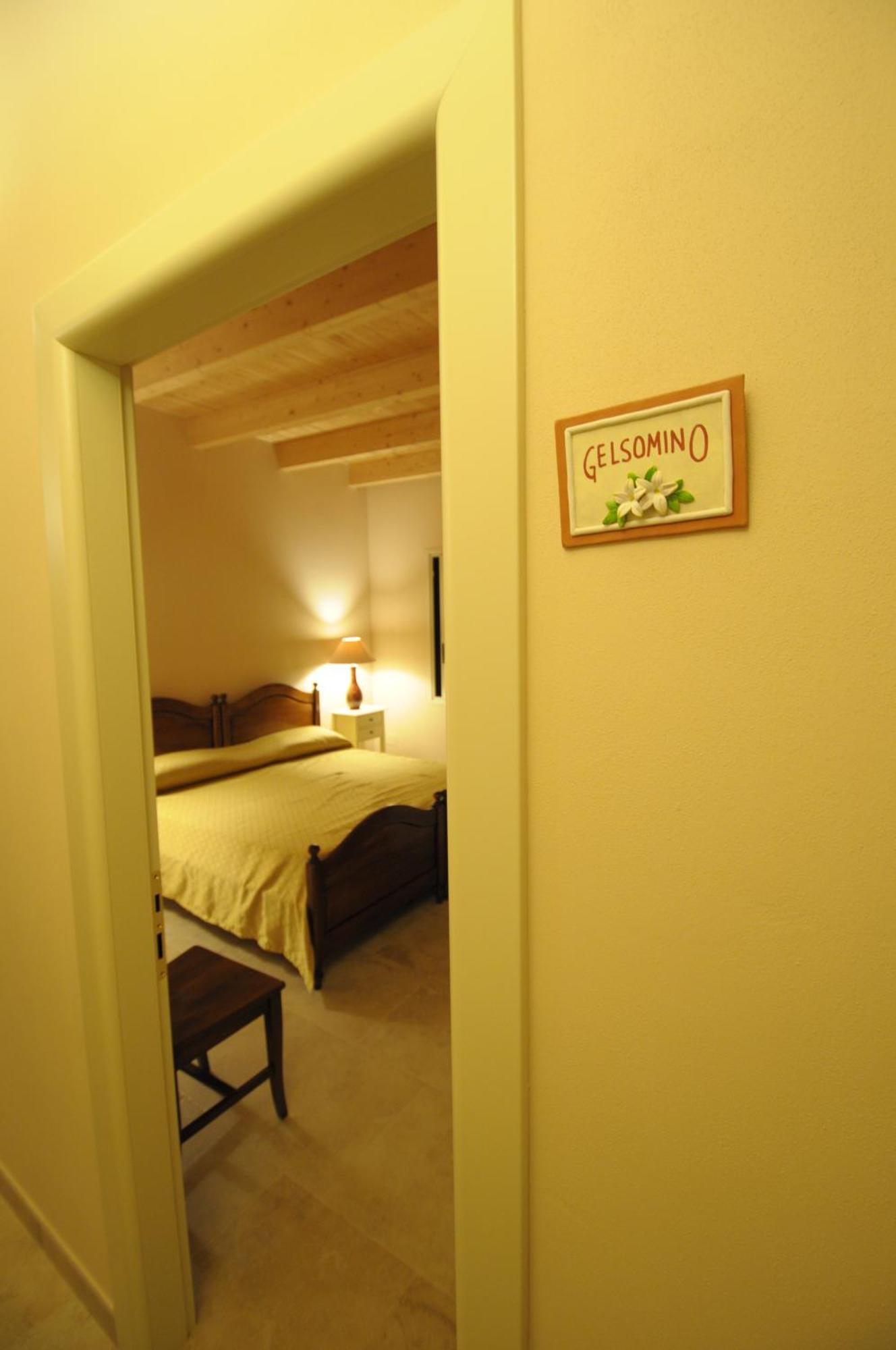 Tenuta Monaci La Murra Carmiano  Oda fotoğraf